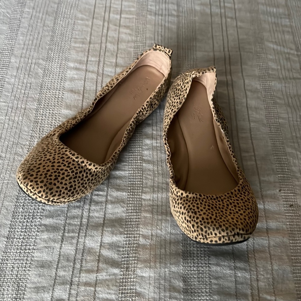 Ladies animal print flats